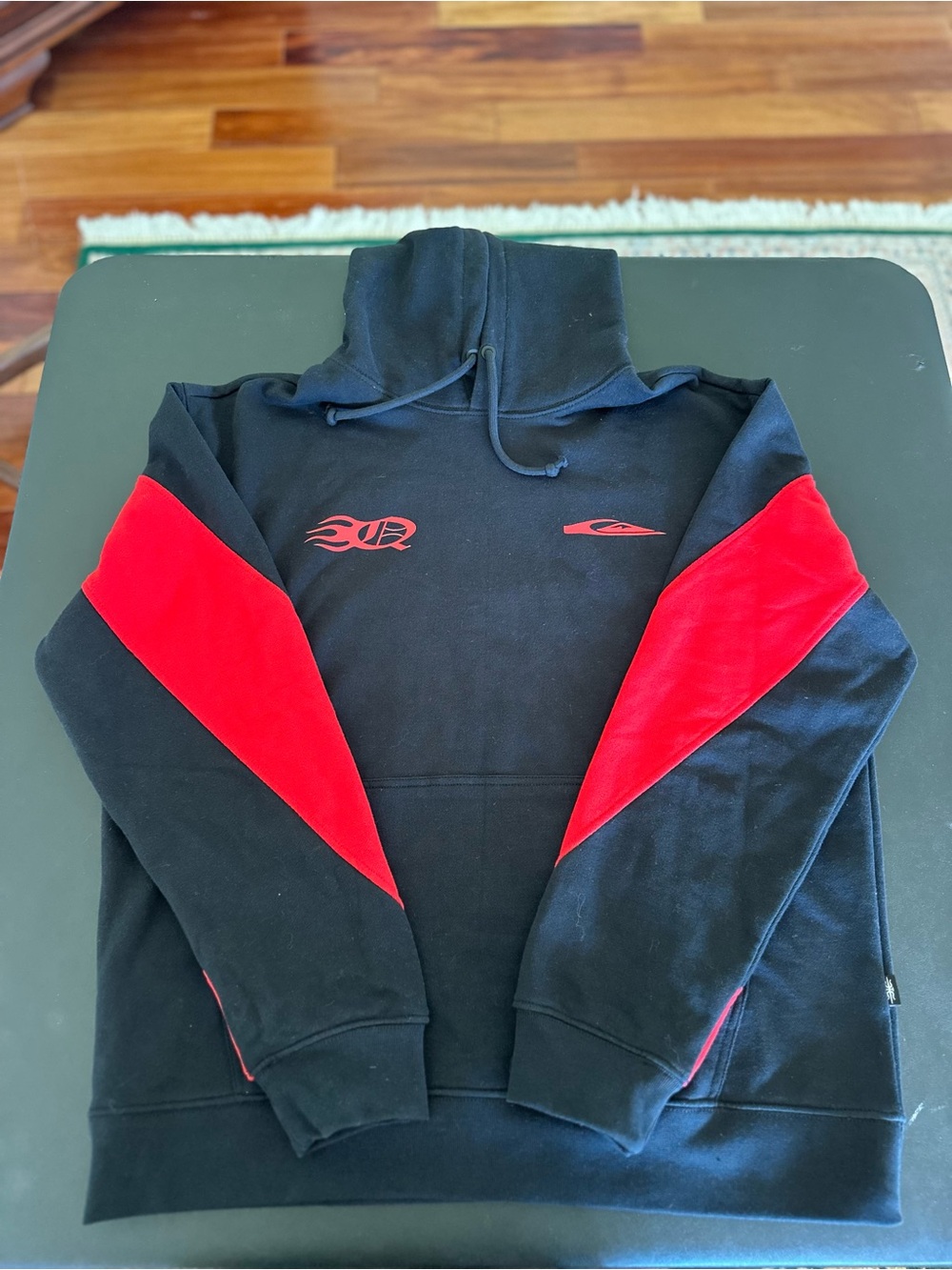 Quicksilver Black & Red Hooded Pullover Sweatshirt - Mens Large